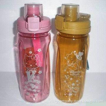 Water bottles with plastic material